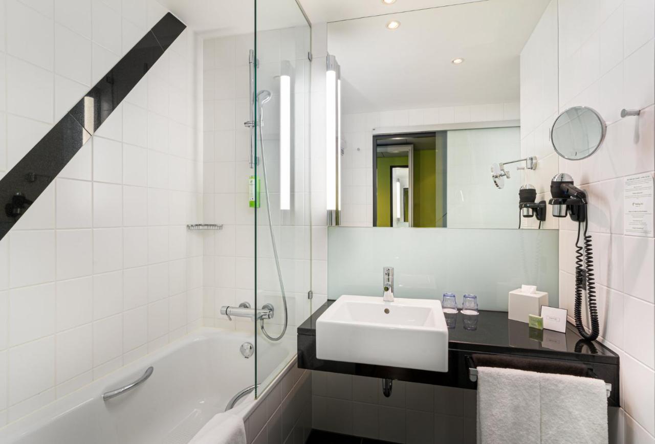 High Floor Standard Twin Room