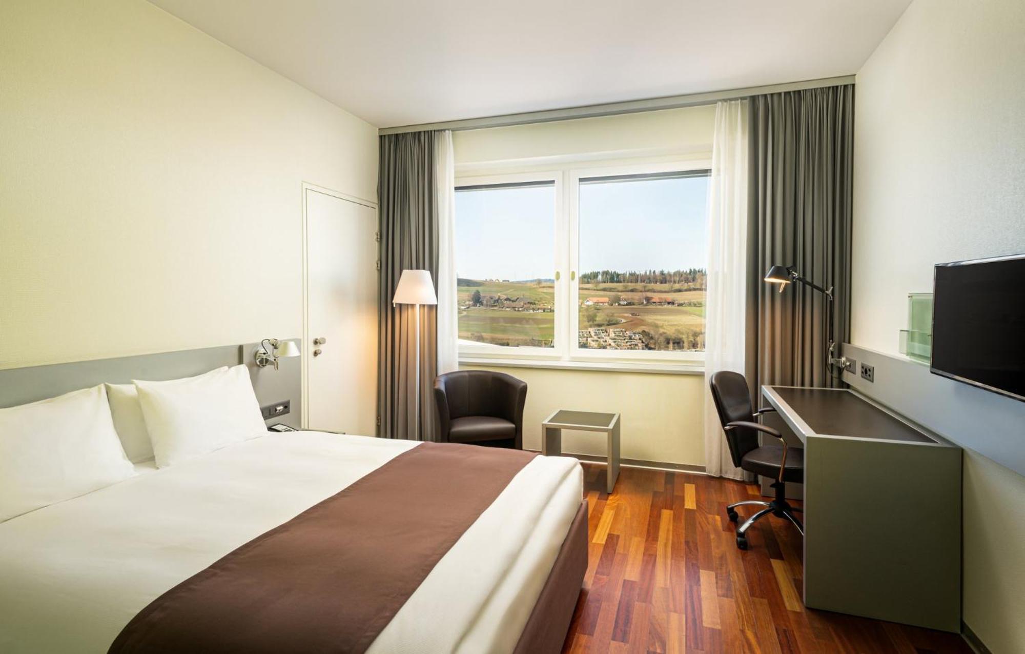 Standard Queen Room High Floor